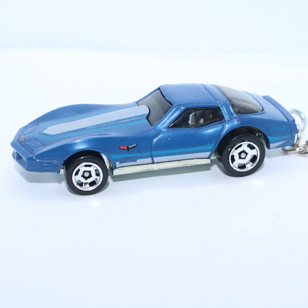 Hot Wheels 1975 Stingray custom keychain